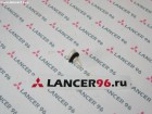 Клипса (пистон) крепления заднего фонаря верхняя - Lancer96.ru-Продажа запасных частей для Митцубиши в Екатеринбурге