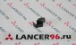 Зажим (пружинка) запирания лючка бензобака Lancer IX - Оригинал - Lancer96.ru-Продажа запасных частей для Митцубиши в Екатеринбурге