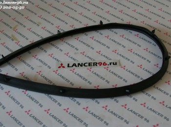 Уплотнитель капота (передний) - Lancer96.ru-Продажа запасных частей для Митцубиши в Екатеринбурге