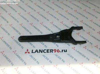 Вилка сцепления - Оригинал - Lancer96.ru-Продажа запасных частей для Митцубиши в Екатеринбурге