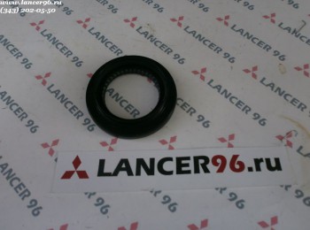 Сальник правого привода Lancer X 1.8, 2.0  MT - Оригинал - Lancer96.ru-Продажа запасных частей для Митцубиши в Екатеринбурге