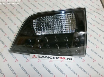 Фонарь задний левый в крышку багажника Outlander XL - Sat - Lancer96.ru